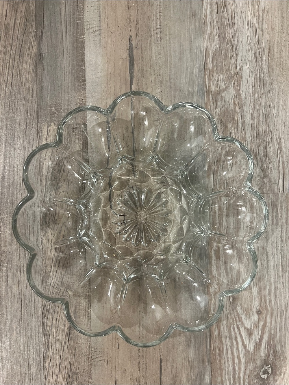 Gorgeous‎ Clear Glass Scalloped Egg Tray
